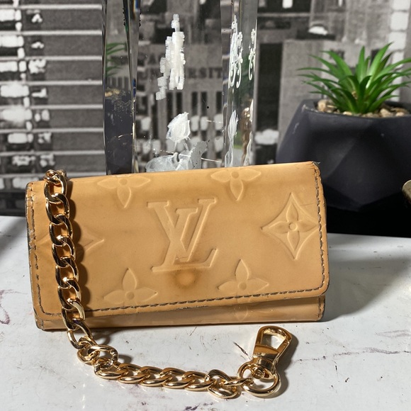 Authentic Louis Vuitton Vernis Key Case - Picture 1 of 13
